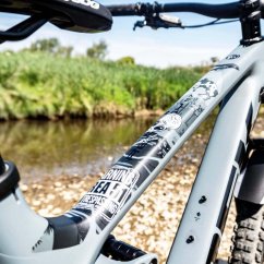 MUCKYNUTZ Frame Skinz Area 51