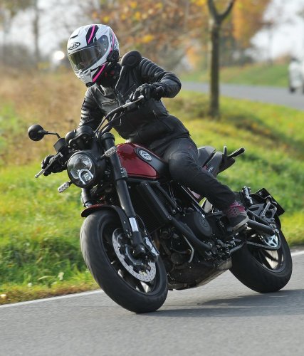 4SR B - Monster Lady