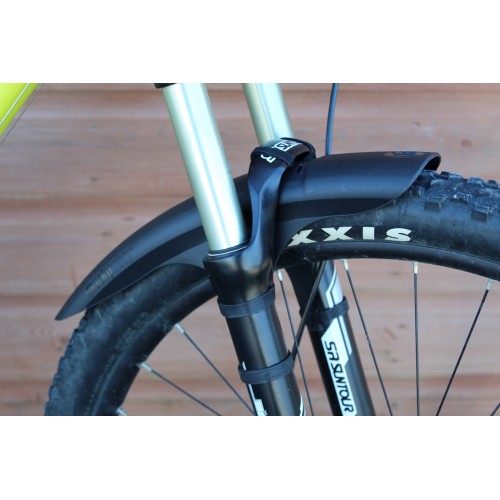 MUCKYNUTZ MudGuard černý krátký
