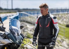 Lindstrands Sanden: Kožený komplet pro svižné cestovatele - recenze Motorkari.cz